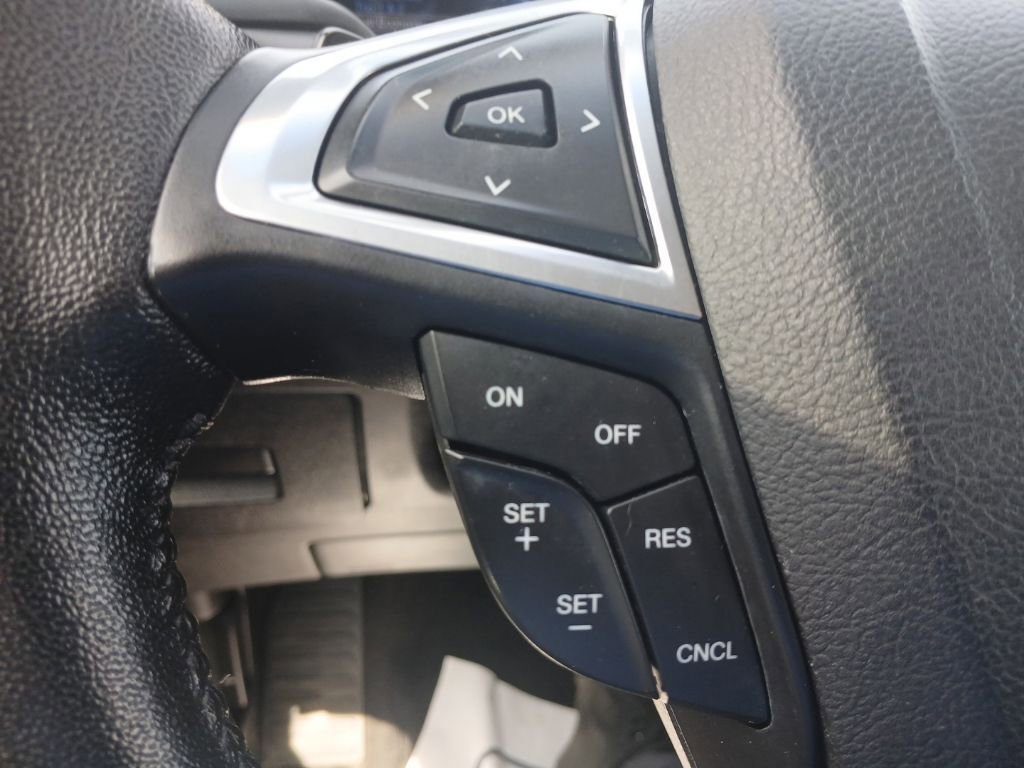 Used 2017 Ford Edge SEL w/ Equipment Group 201A AWD/4WD image 18