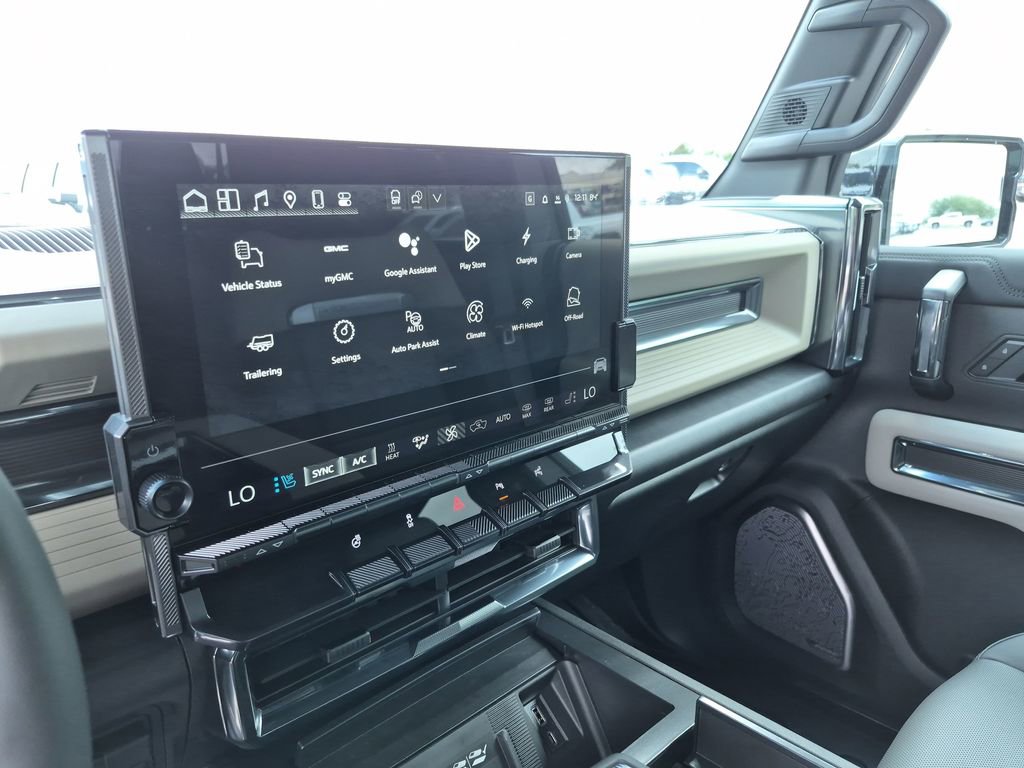 New 2026 GMC Hummer EV 4x4 Crew Cab w/ LPO, Dark Essentials Package image 24