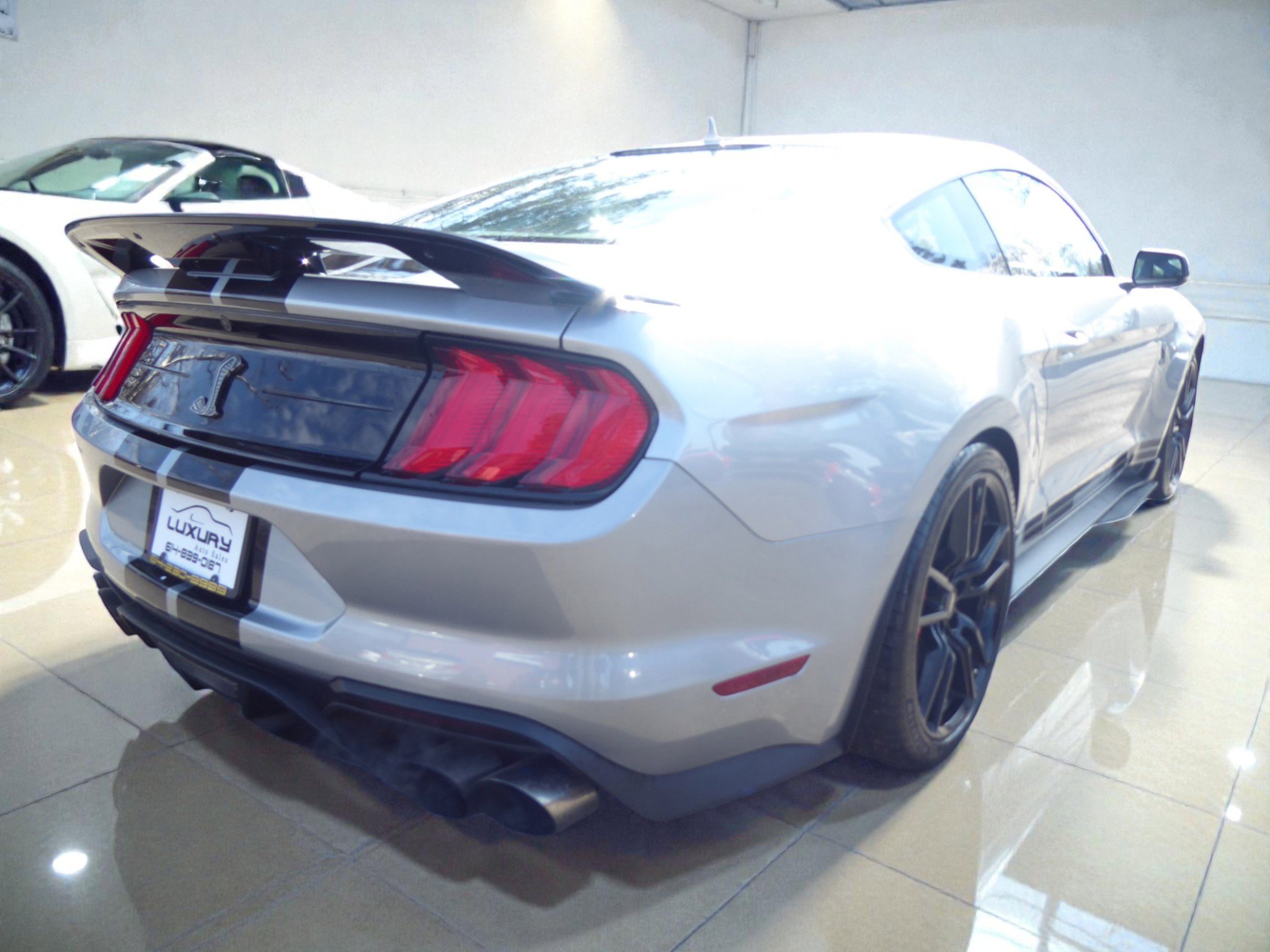 Used 2021 Ford Mustang Shelby GT500 w/ Technology Package RWD image 10