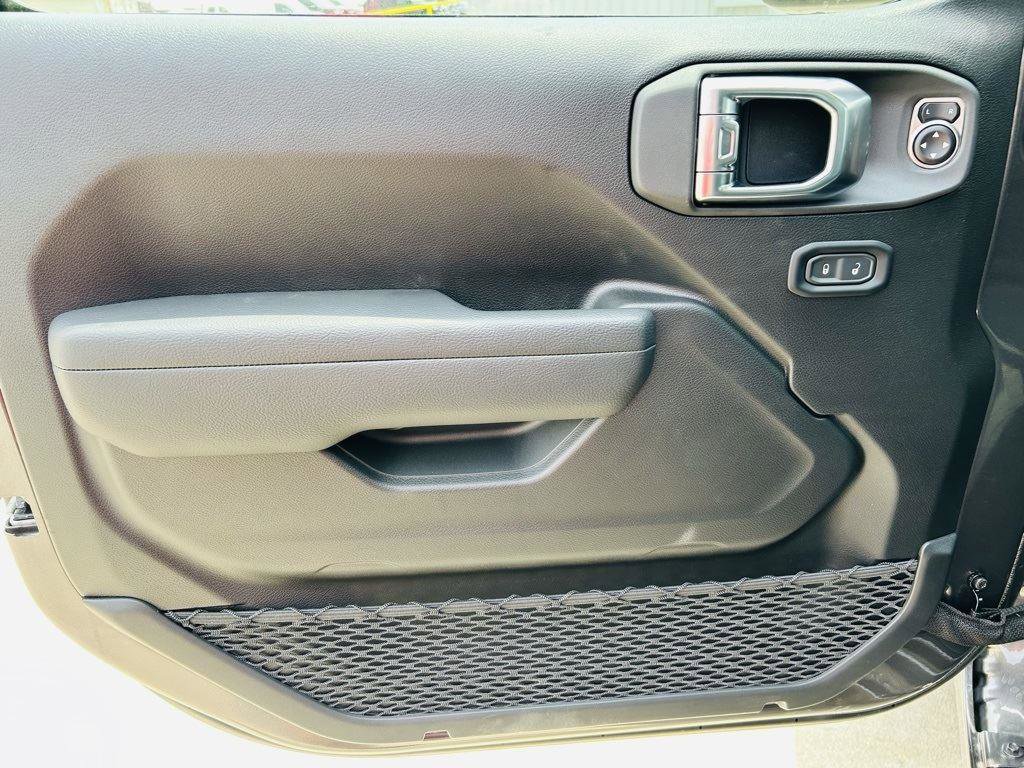 New 2025 Jeep Gladiator Sport image 11