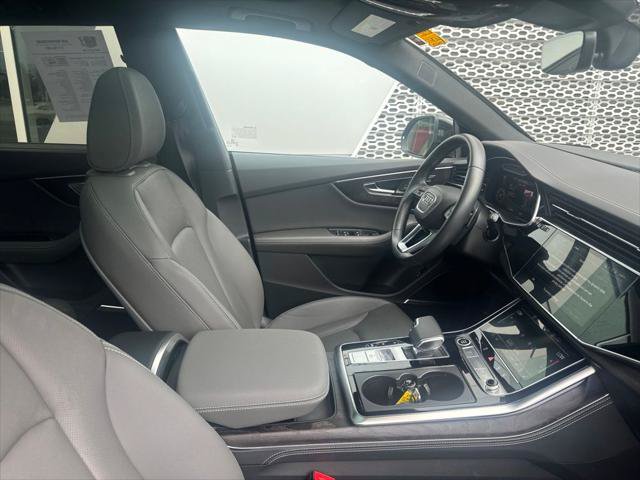 Used 2022 Audi Q8 Prestige AWD/4WD image 32
