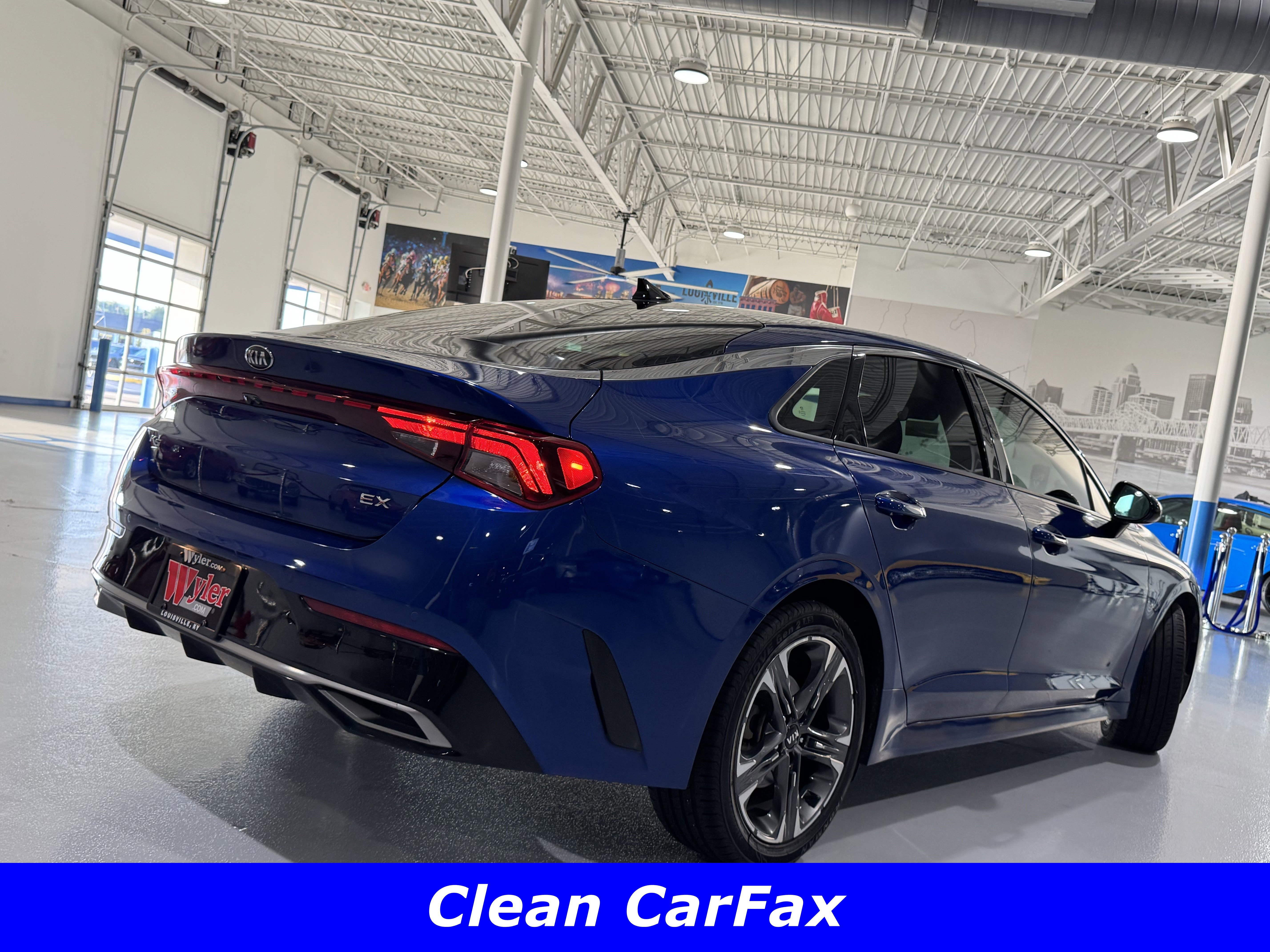 Used 2021 Kia K5 EX image 3