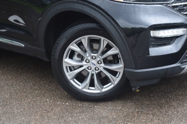 Used 2023 Ford Explorer XLT w/ Equipment Group 202A AWD/4WD image 31