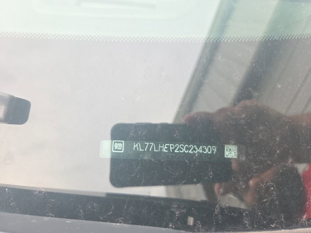 Used 2025 Chevrolet Trax LT w/ LT Convenience Package FWD image 7