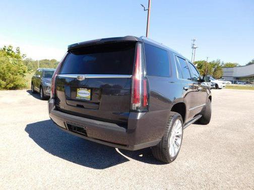 Used 2016 Cadillac Escalade Platinum AWD/4WD image 5
