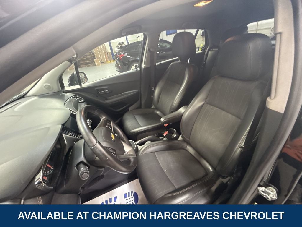 Used 2020 Chevrolet Trax LT w/ LT Convenience Package FWD image 26