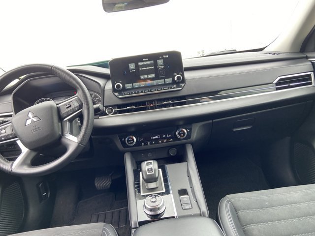Used 2023 Mitsubishi Outlander SE FWD image 18