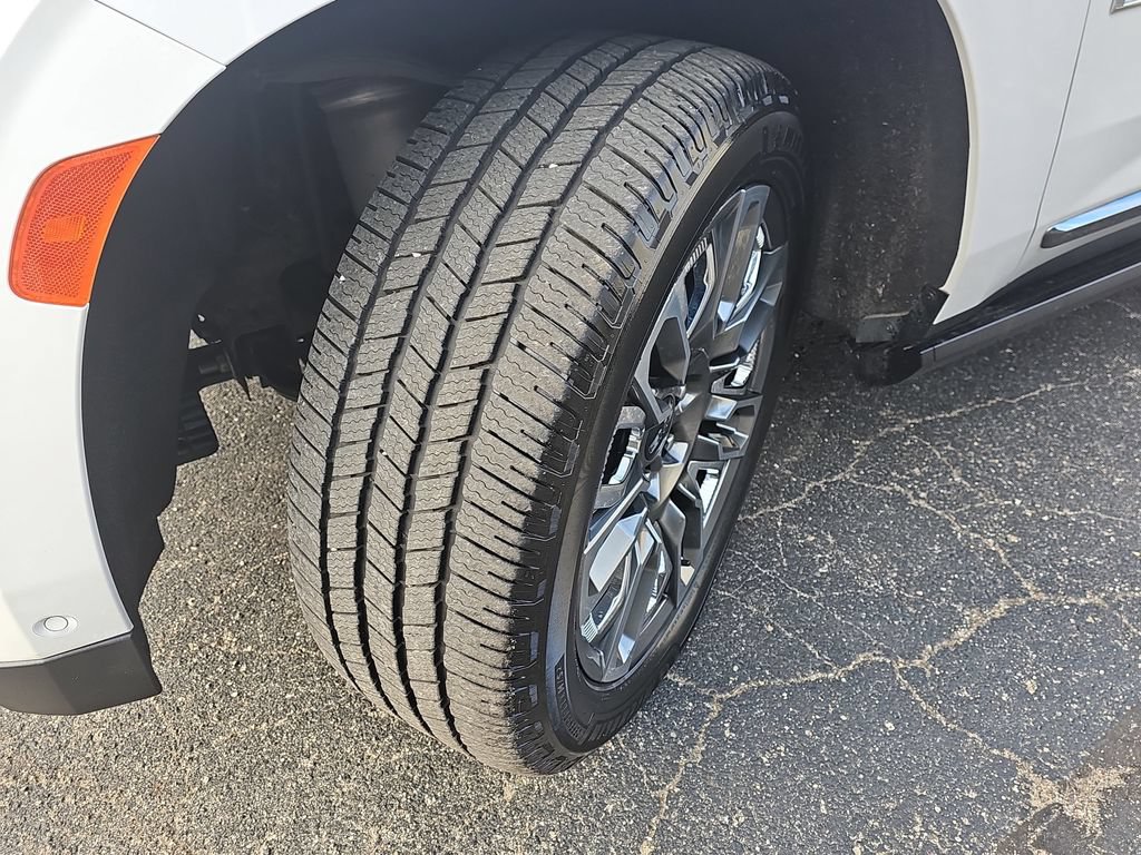Certified 2023 GMC Yukon XL Denali Ultimate w/ LPO, Floor Liner Package AWD/4WD image 39