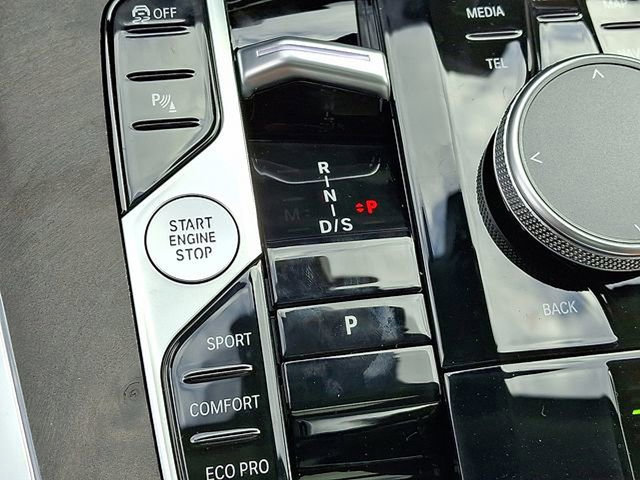 Used 2026 BMW X7 xDrive40i w/ Premium Package image 13