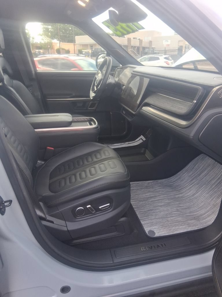 Used 2024 Rivian R1T Adventure Dual AWD/4WD image 10