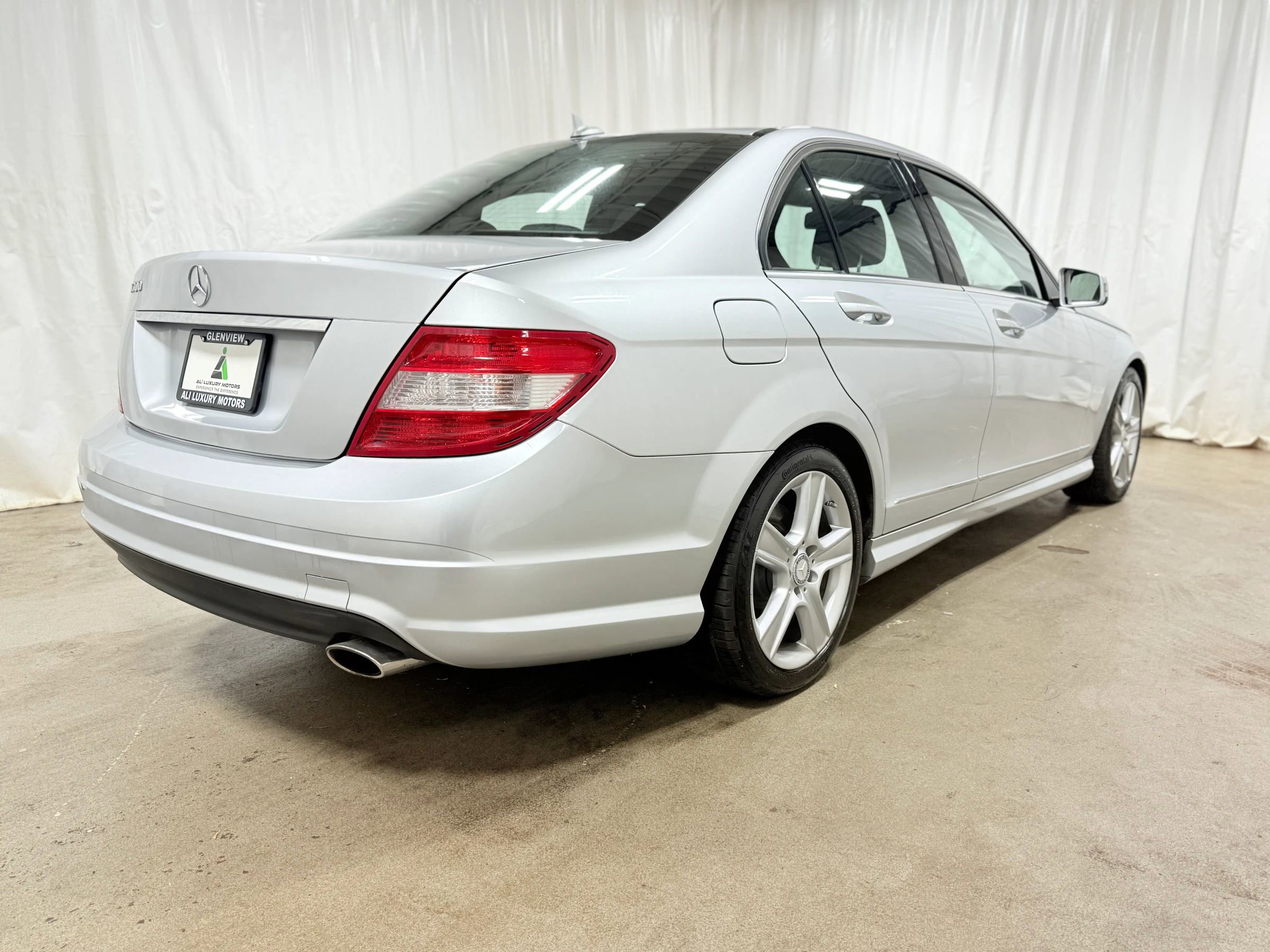 Used 2010 Mercedes-Benz C 300 Sedan image 6