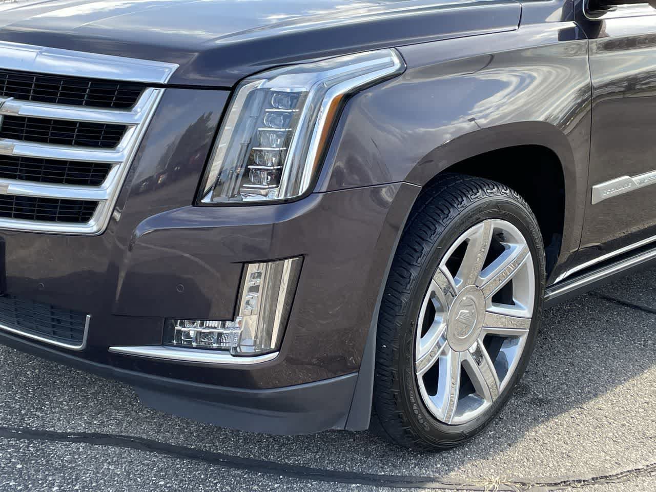 Used 2015 Cadillac Escalade Premium AWD/4WD image 43