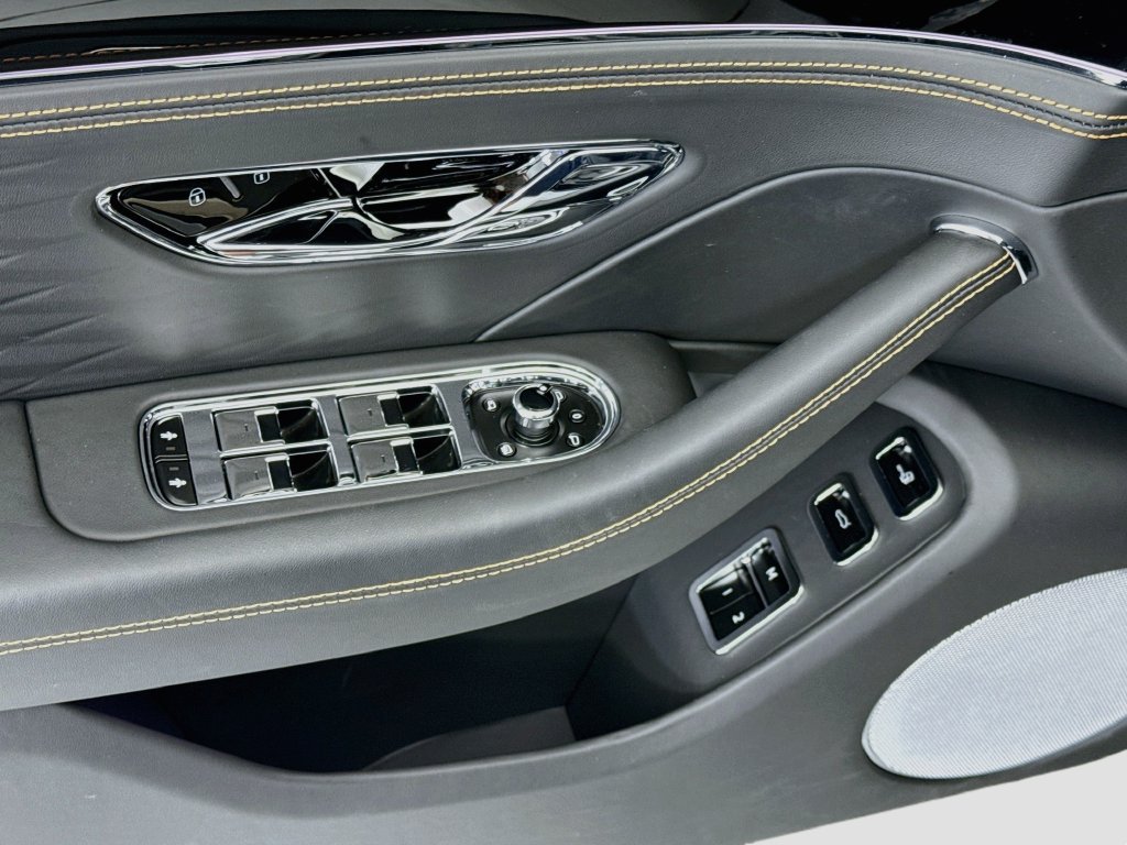 Used 2026 Bentley Flying Spur V8 AWD/4WD image 22