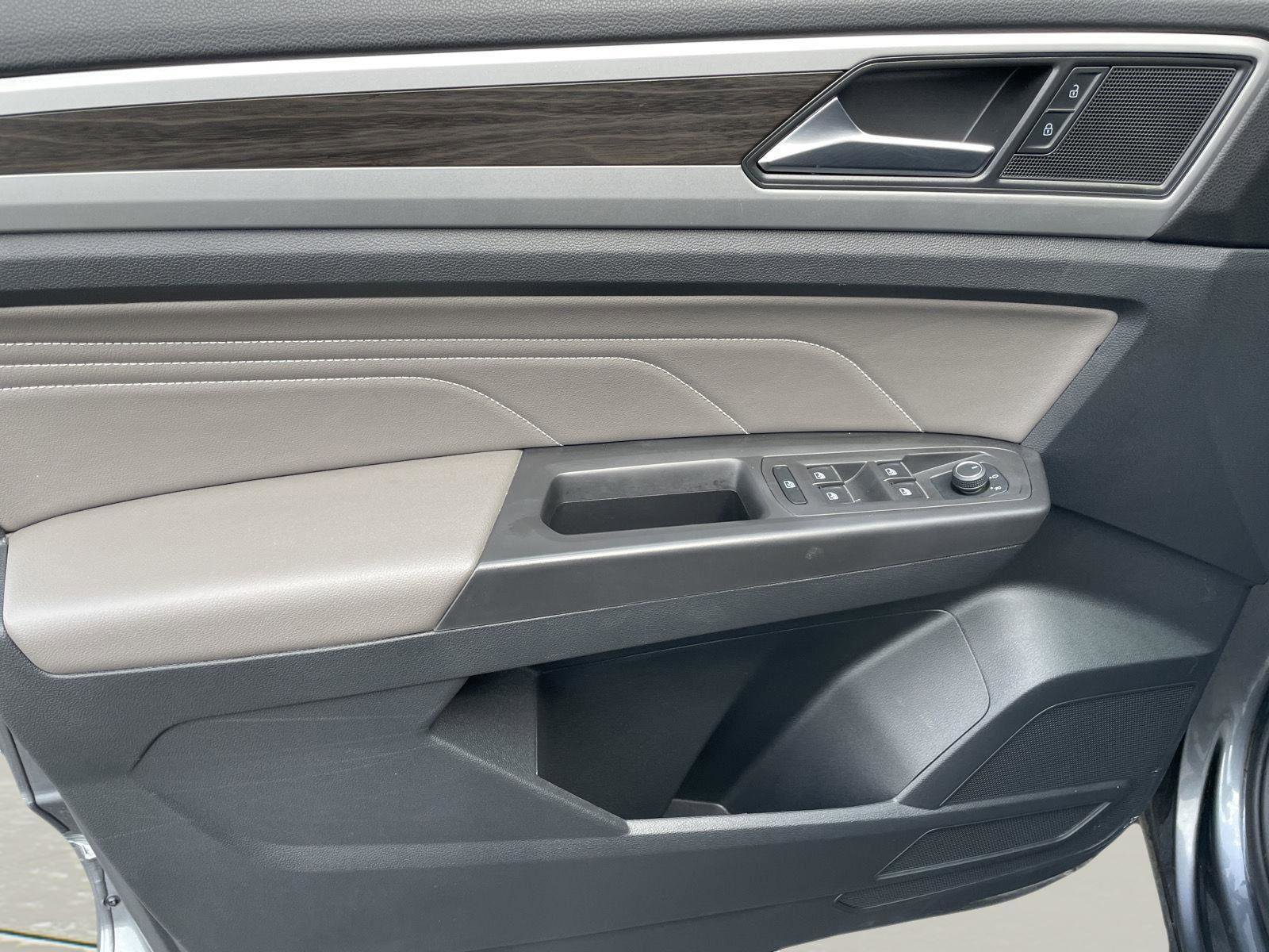 Used 2023 Volkswagen Atlas SE image 24