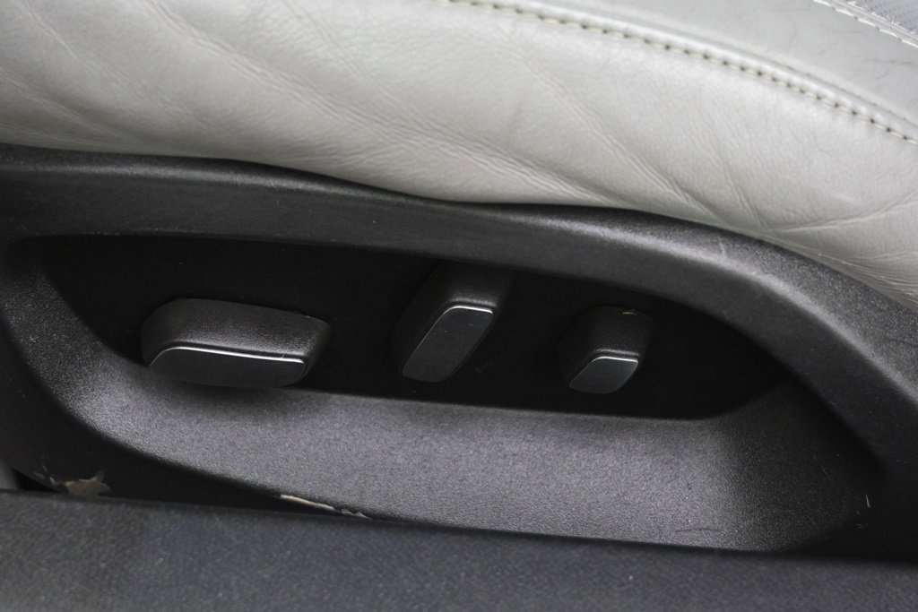 Used 2014 Chevrolet Corvette Z51 w/ 3LT Preferred Equipment Group image 18