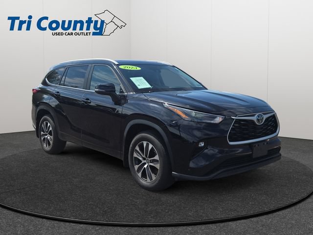 Used 2023 Toyota Highlander XLE AWD/4WD image 1