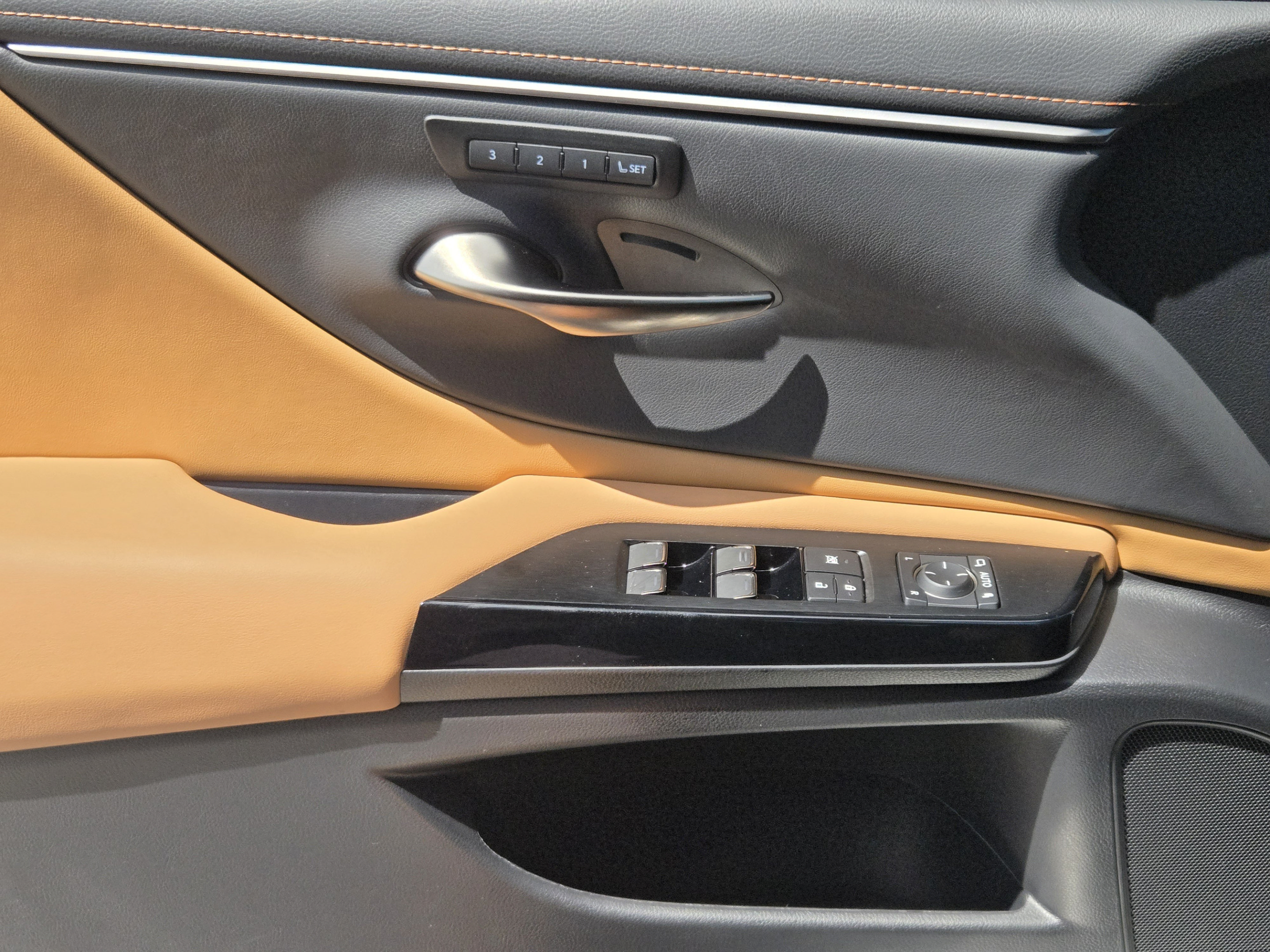 Certified 2025 Lexus ES 350 w/ Premium Package FWD image 19