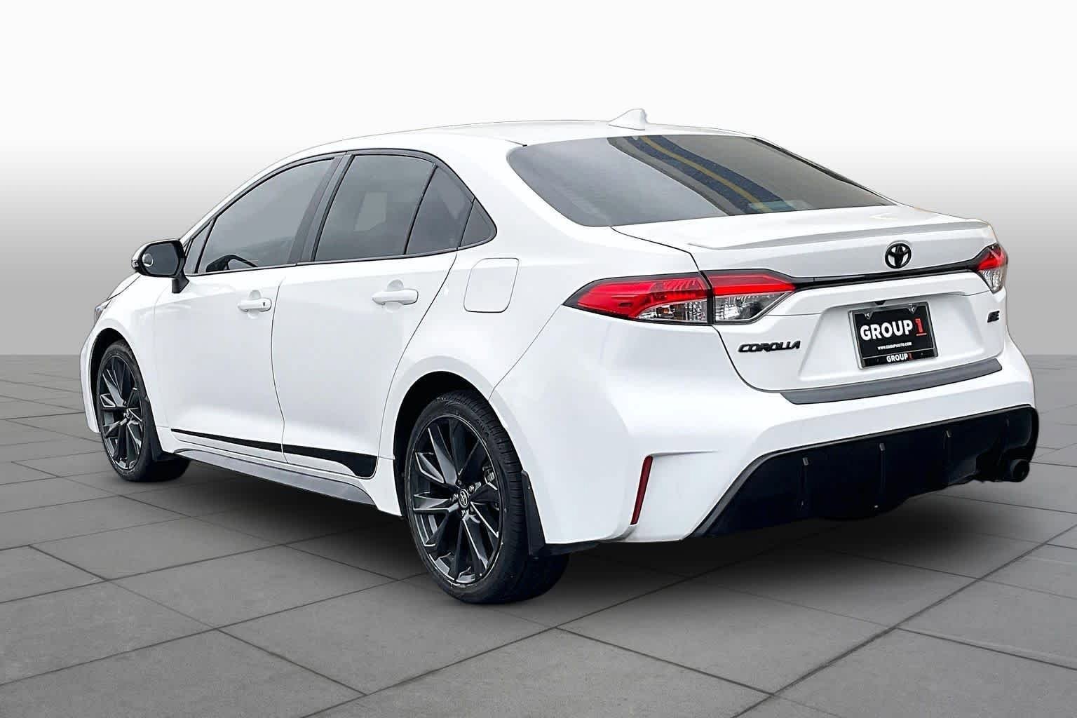 Used 2024 Toyota Corolla SE FWD image 12