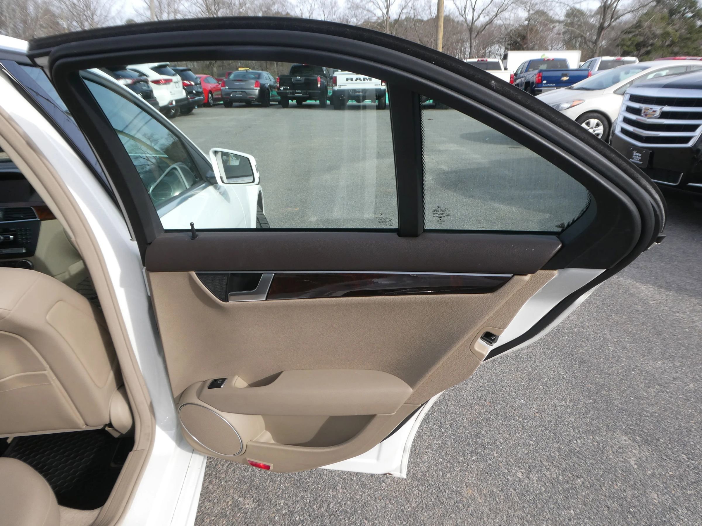 Used 2014 Mercedes-Benz C 250 Sedan image 27