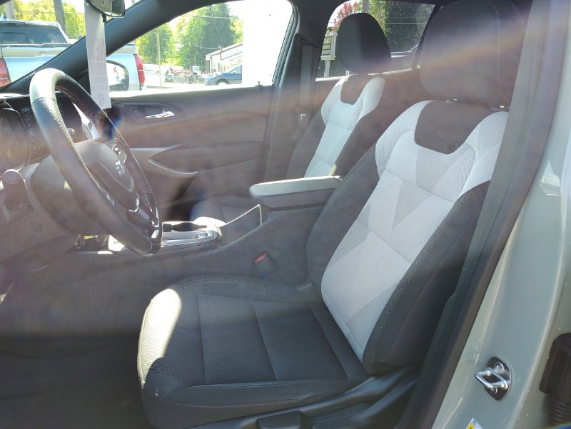 Used 2024 Chevrolet Trax RS w/ Driver Confidence Package FWD image 9