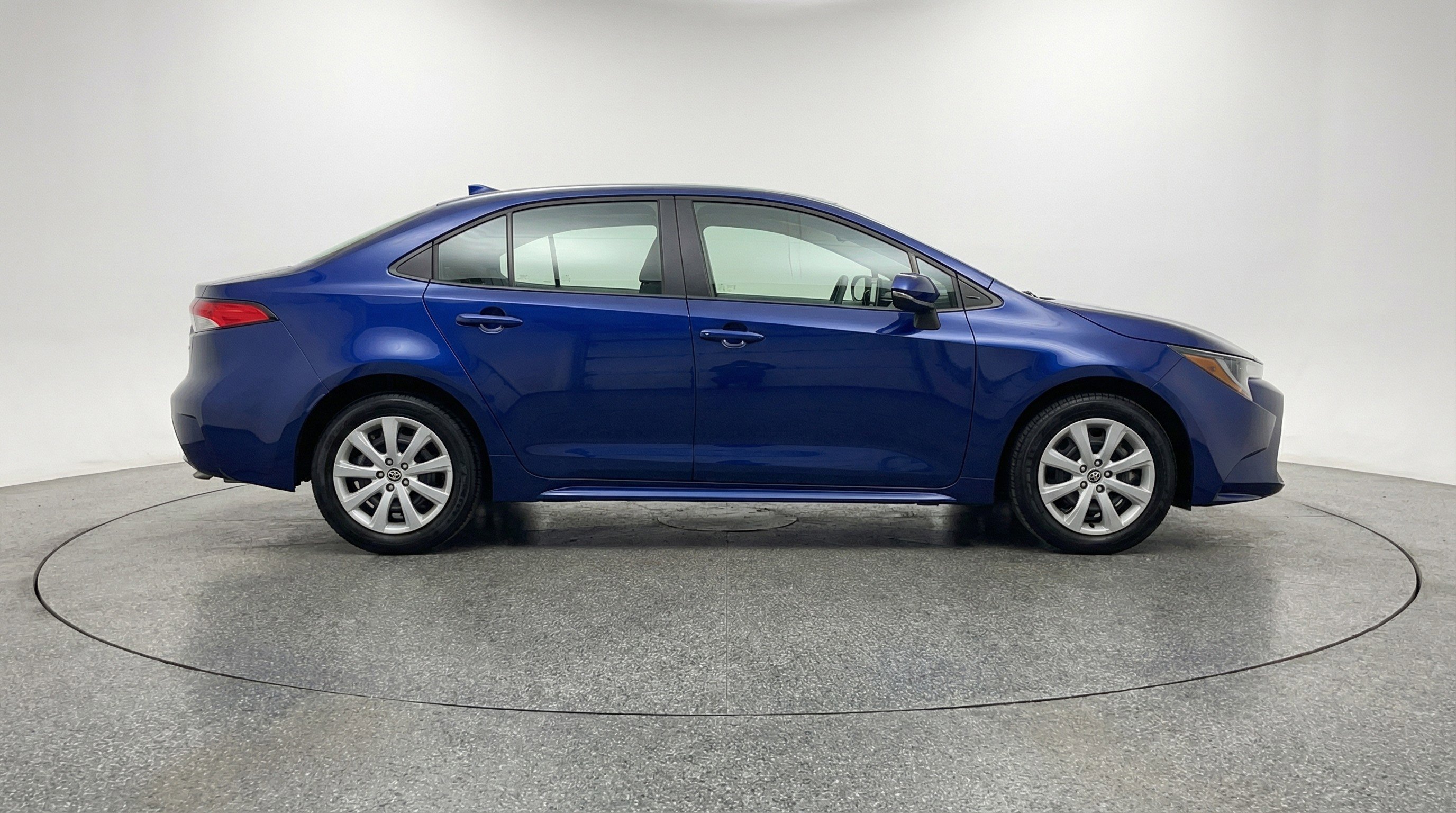 Used 2025 Toyota Corolla LE image 11