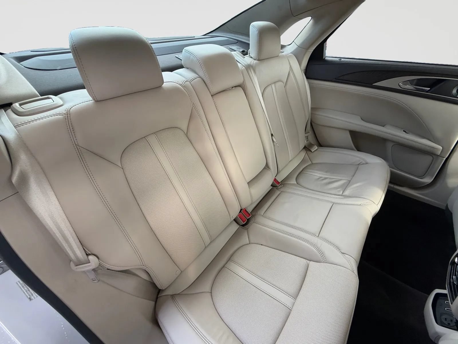 Used 2018 Lincoln MKZ Reserve w/ Magnetic Appearance Package AWD/4WD image 18