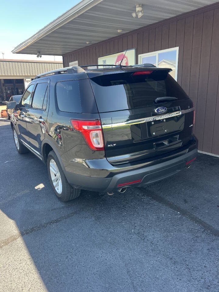 Used 2014 Ford Explorer XLT w/ Equipment Group 202A AWD/4WD image 3