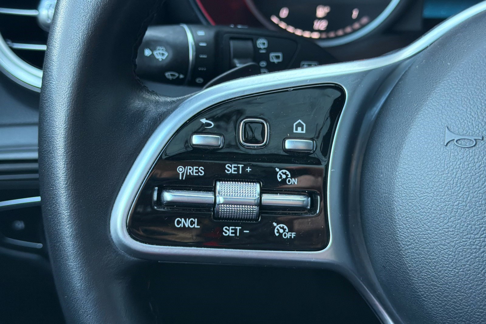 Used 2021 Mercedes-Benz GLC 300 300 image 30