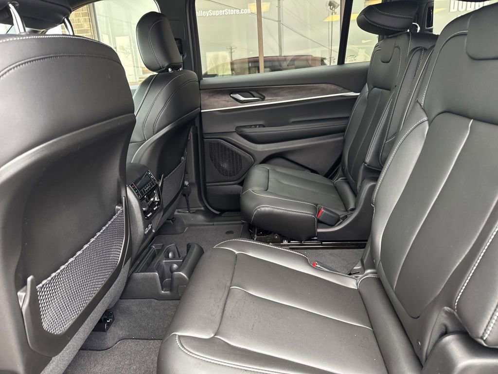 New 2025 Jeep Grand Cherokee L Limited w/ Black Appearance Package image 41