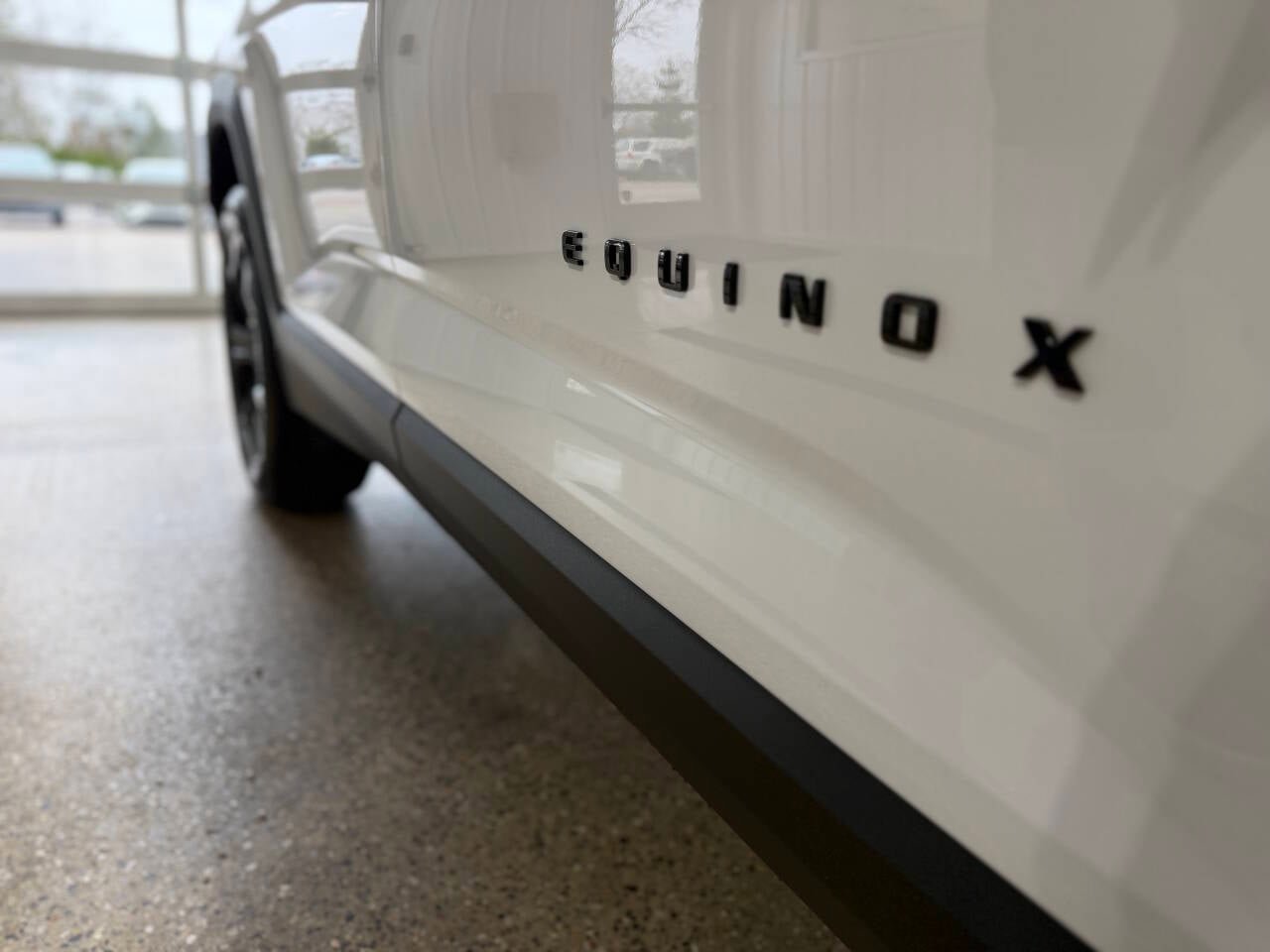 Used 2026 Chevrolet Equinox LT w/ Midnight Edition image 13