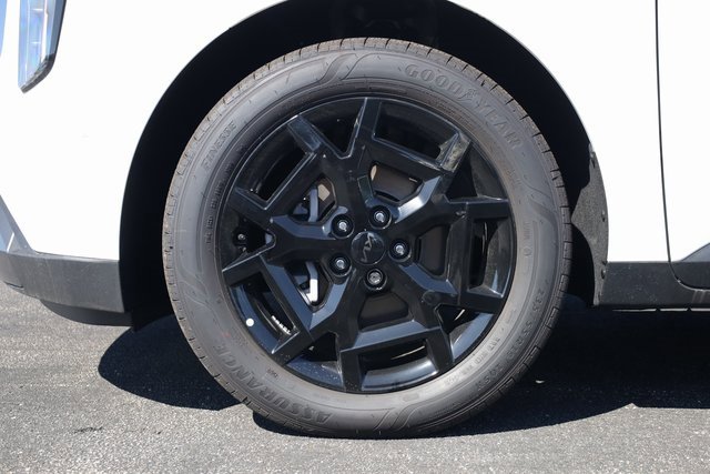 New 2026 Kia Carnival SX image 8