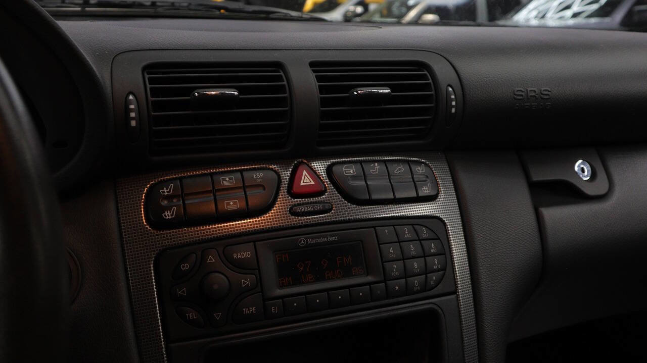 Used 2003 Mercedes-Benz C 230 Sedan image 22