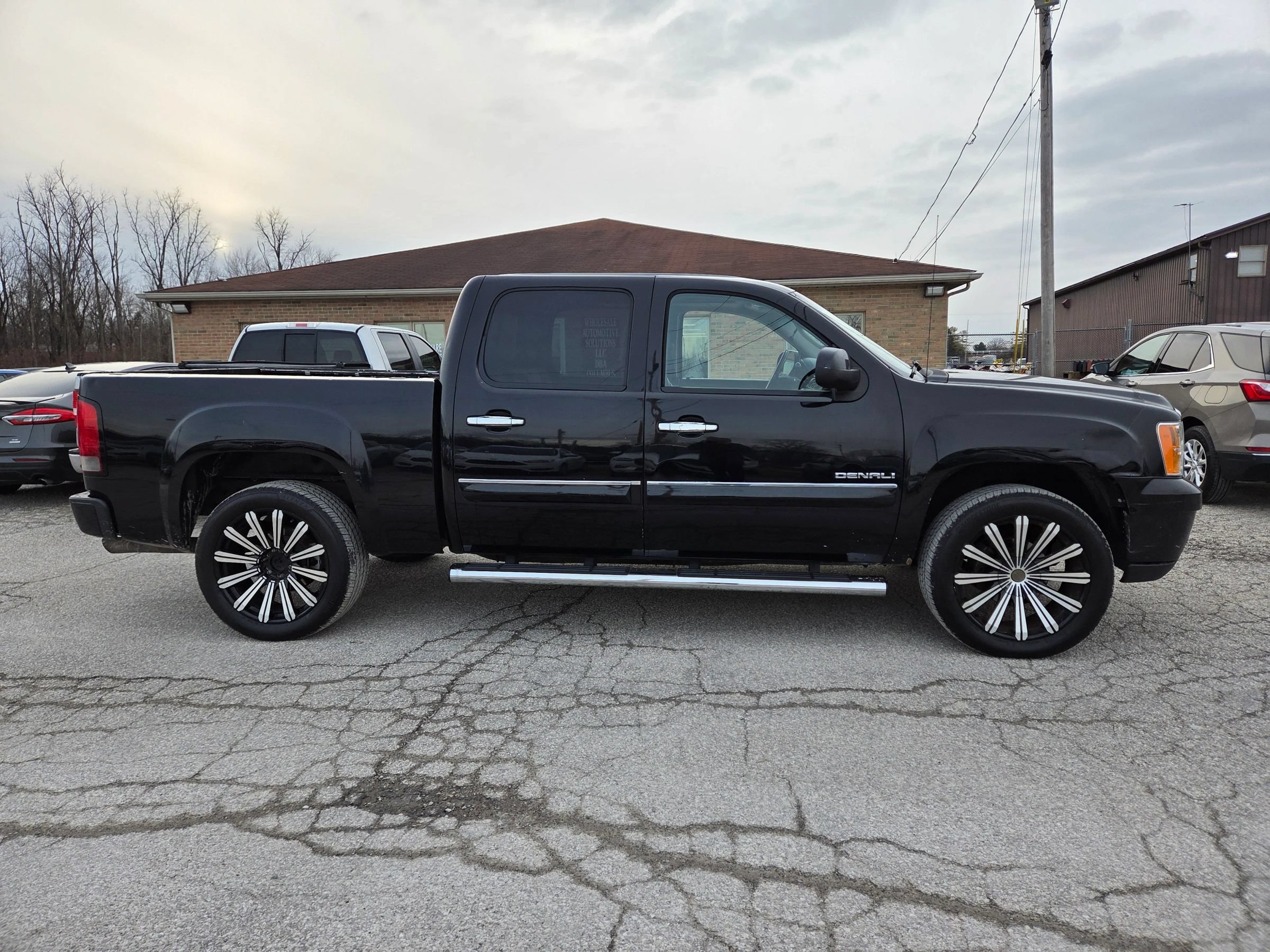Used 2013 GMC Sierra 1500 Denali AWD/4WD image 2
