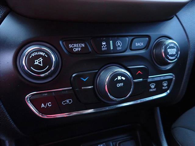 Used 2016 Jeep Cherokee Latitude image 19