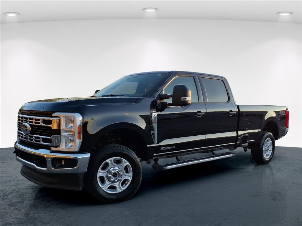 Used 2025 Ford F250 XLT image 2