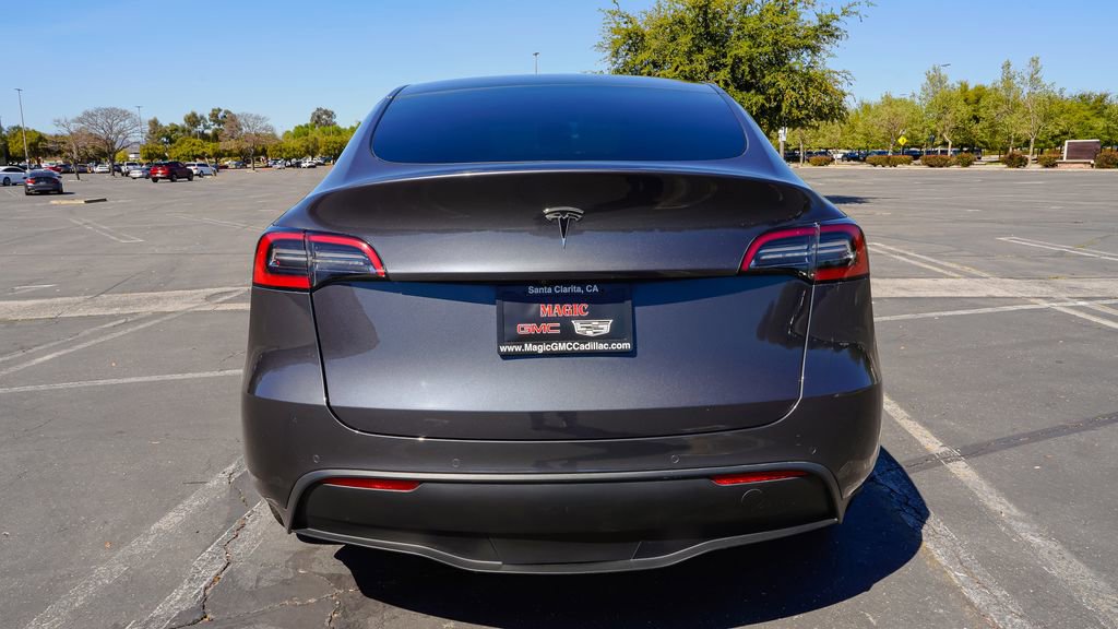 Used 2021 Tesla Model Y Long Range image 10