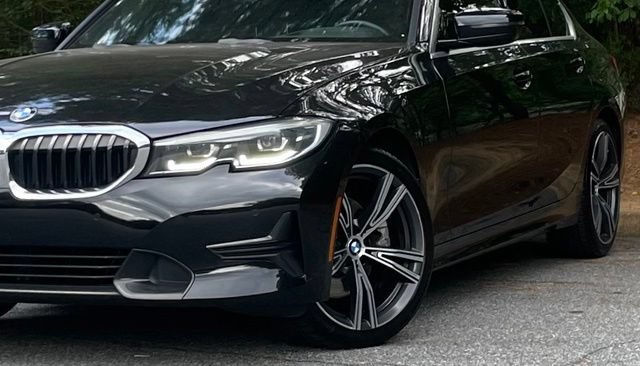 Used 2021 BMW 330i Sedan w/ Premium Package RWD image 2