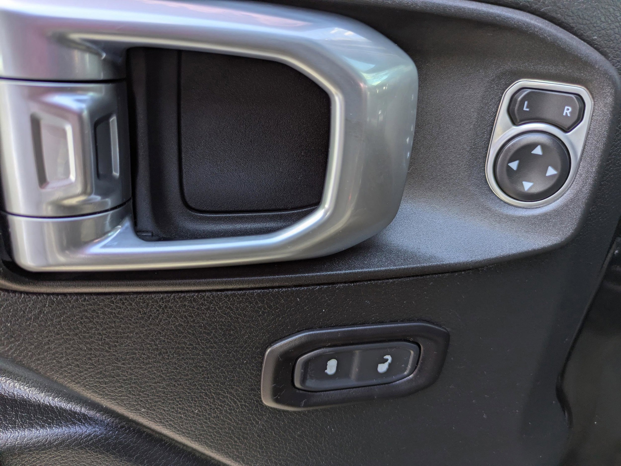 Used 2020 Jeep Wrangler Sport AWD/4WD image 15