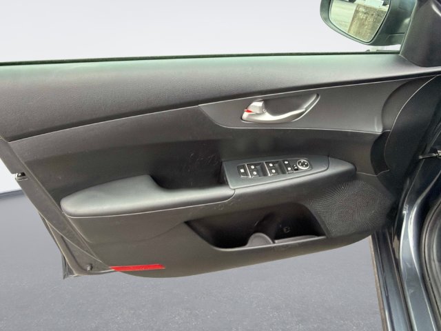 Used 2019 Kia Forte LXS FWD image 17