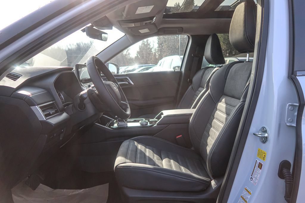 New 2026 Mitsubishi Outlander AWD image 26