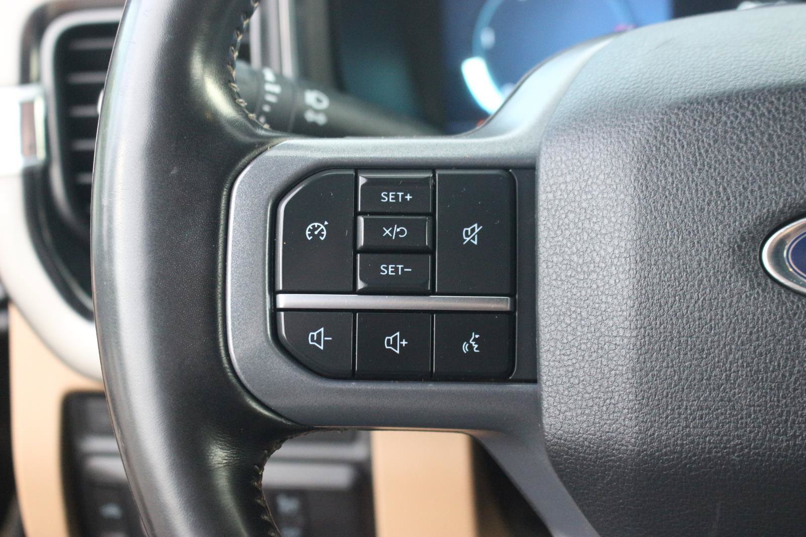Used 2023 Ford F250 Lariat w/ Sport Appearance Package AWD/4WD image 21