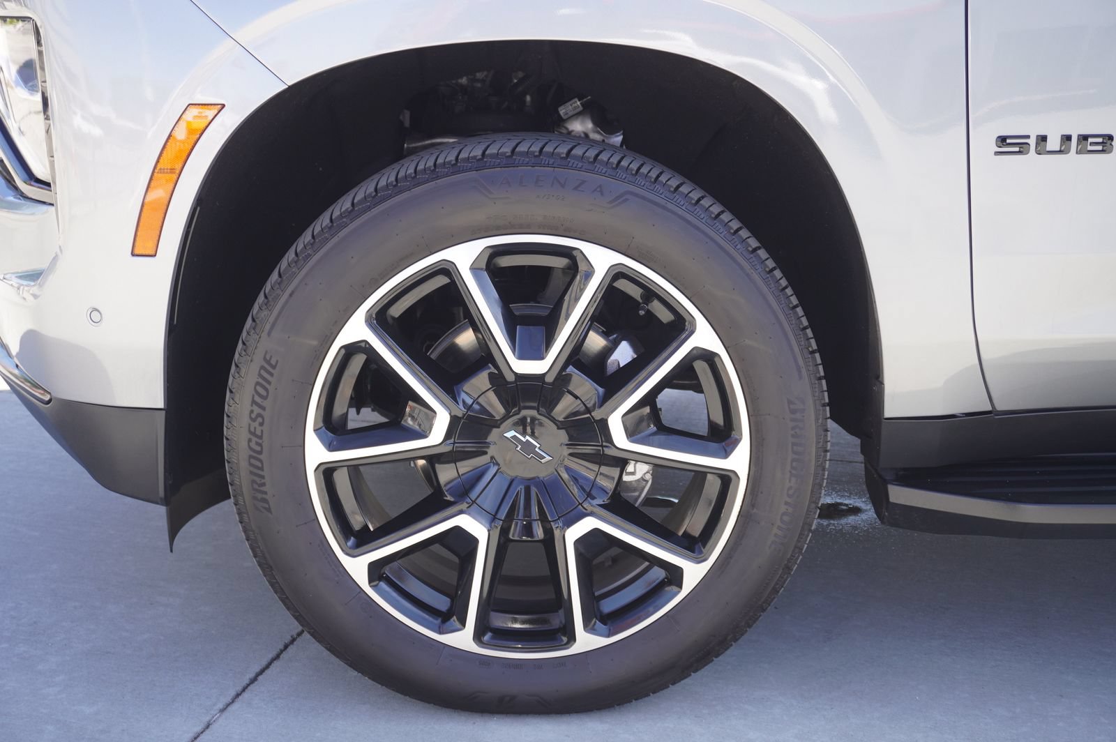 Used 2026 Chevrolet Suburban RST RWD image 25