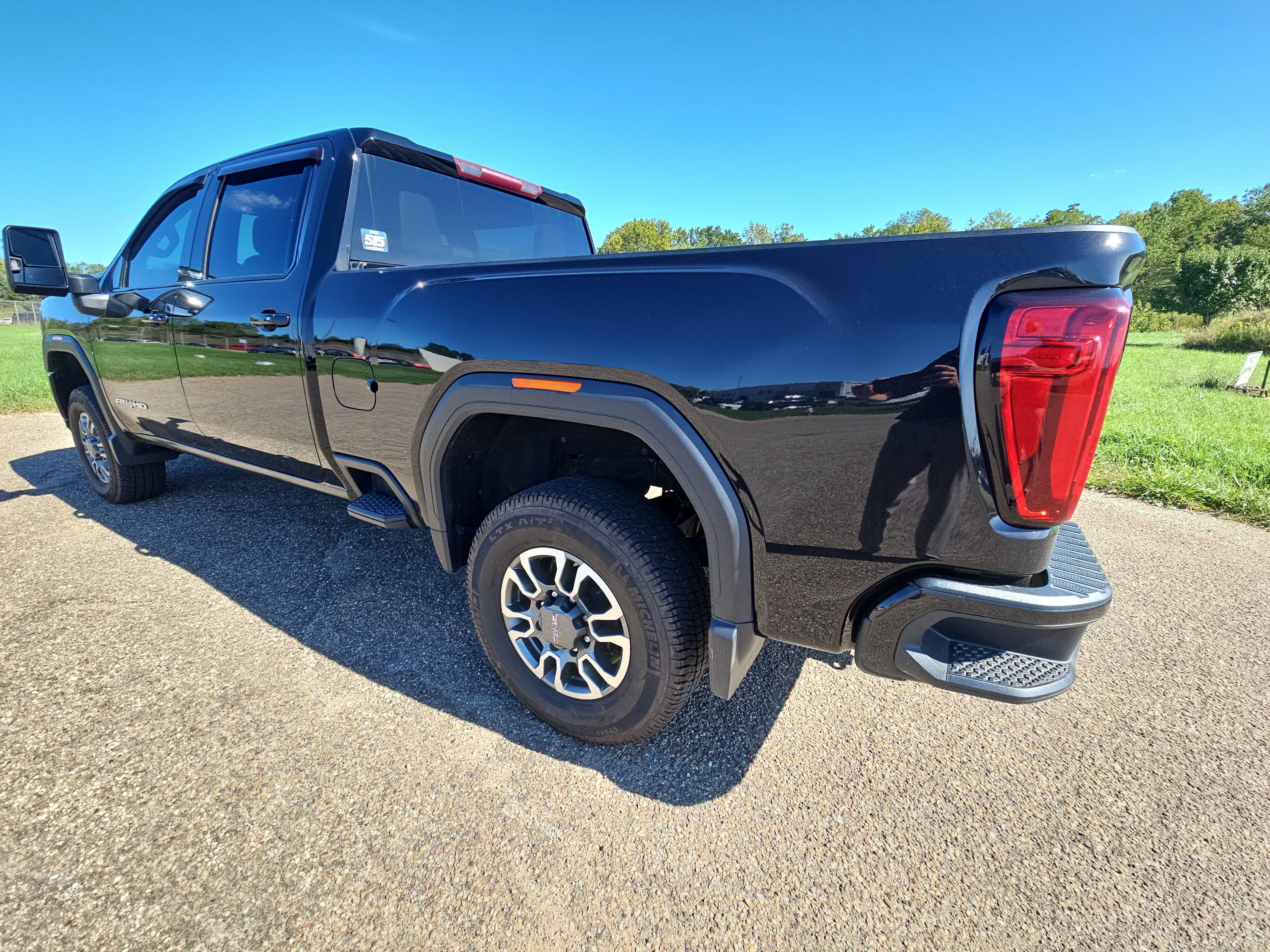 Used 2022 GMC Sierra 3500 AT4 AWD/4WD image 8