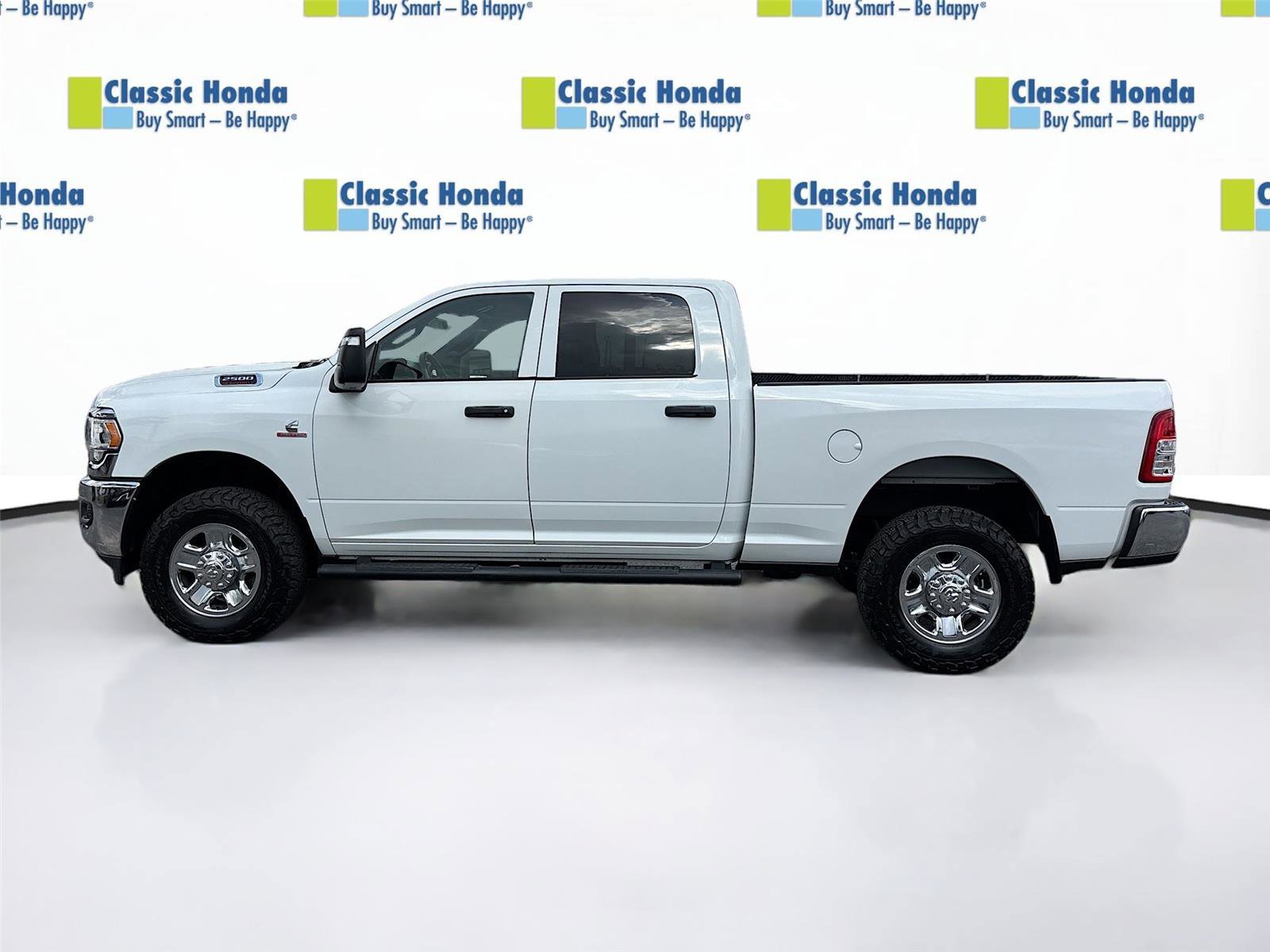 Used 2024 RAM 2500 Tradesman w/ Chrome Appearance Group image 4