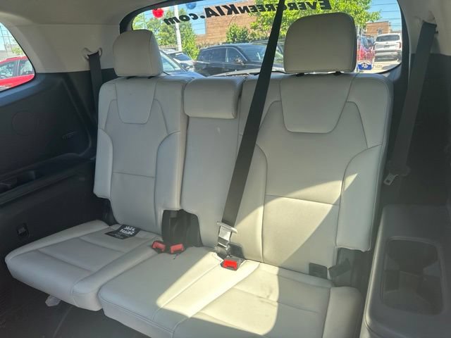 Used 2024 Kia Telluride S FWD image 9