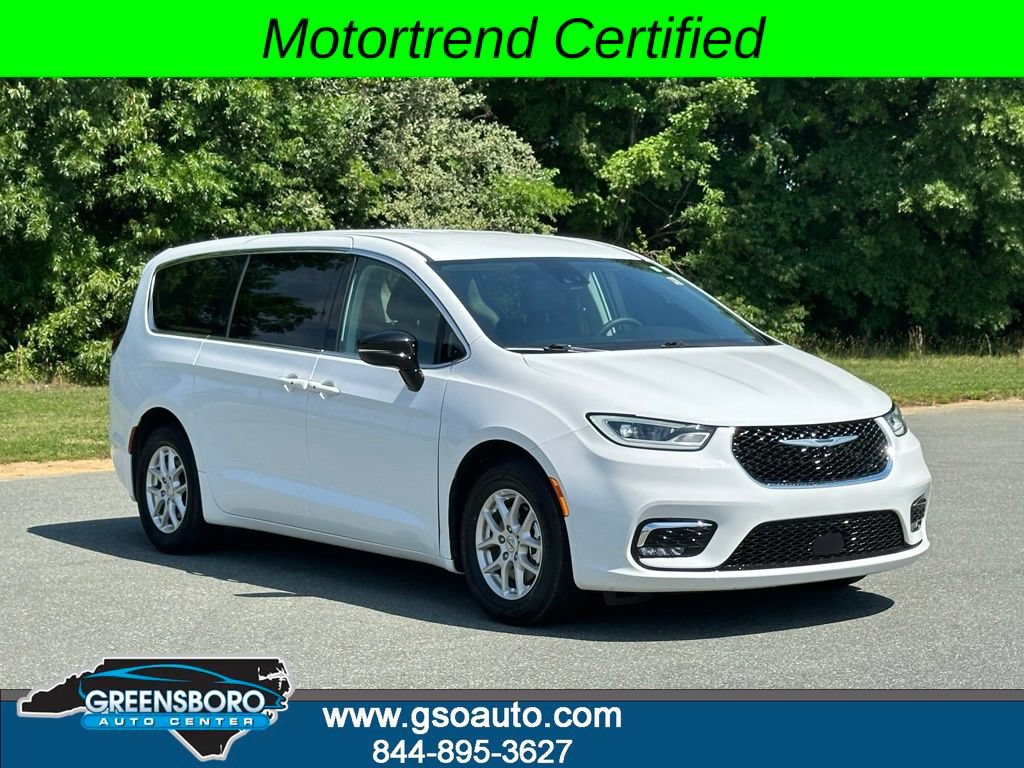 Used 2024 Chrysler Pacifica Touring-L FWD image 9
