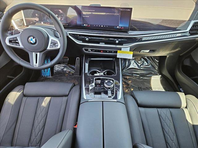 Used 2026 BMW X7 M60i w/ Climate Comfort Package image 15