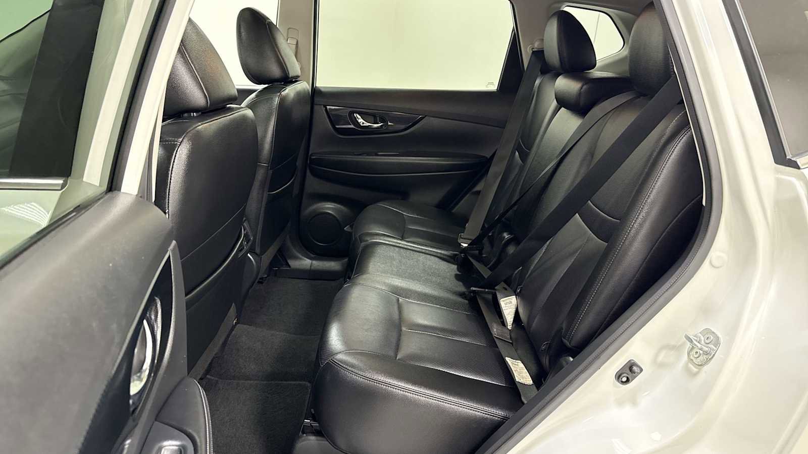 Used 2020 Nissan Rogue SL w/ Premium Package image 25