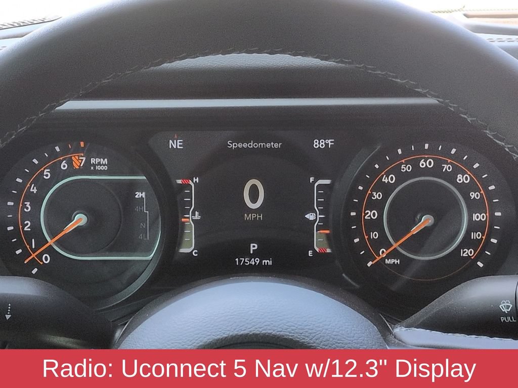 Used 2025 Jeep Gladiator Rubicon w/ Technology Group AWD/4WD image 19