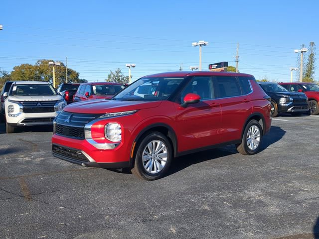 New 2026 Mitsubishi Outlander ES image 2